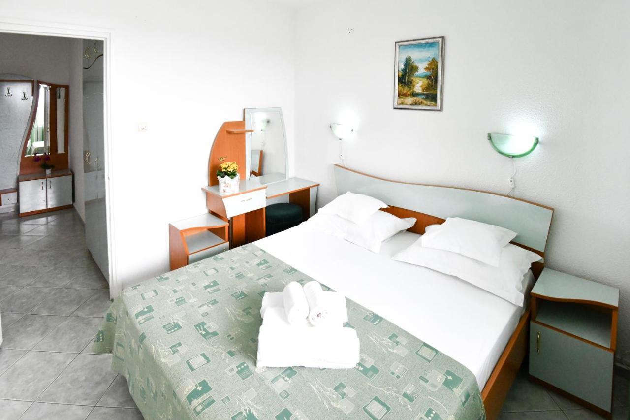 Complex Tismana 3* All Inclusive จูปิเตอร์ ภายนอก รูปภาพ