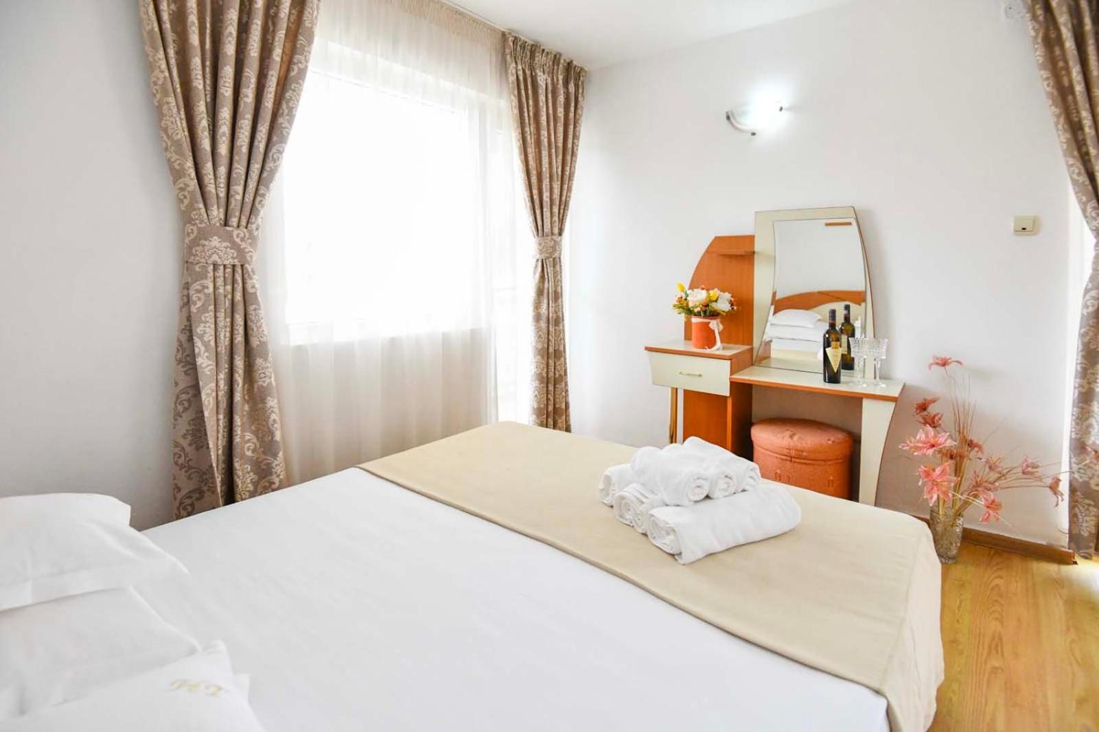 Complex Tismana 3* All Inclusive จูปิเตอร์ ภายนอก รูปภาพ
