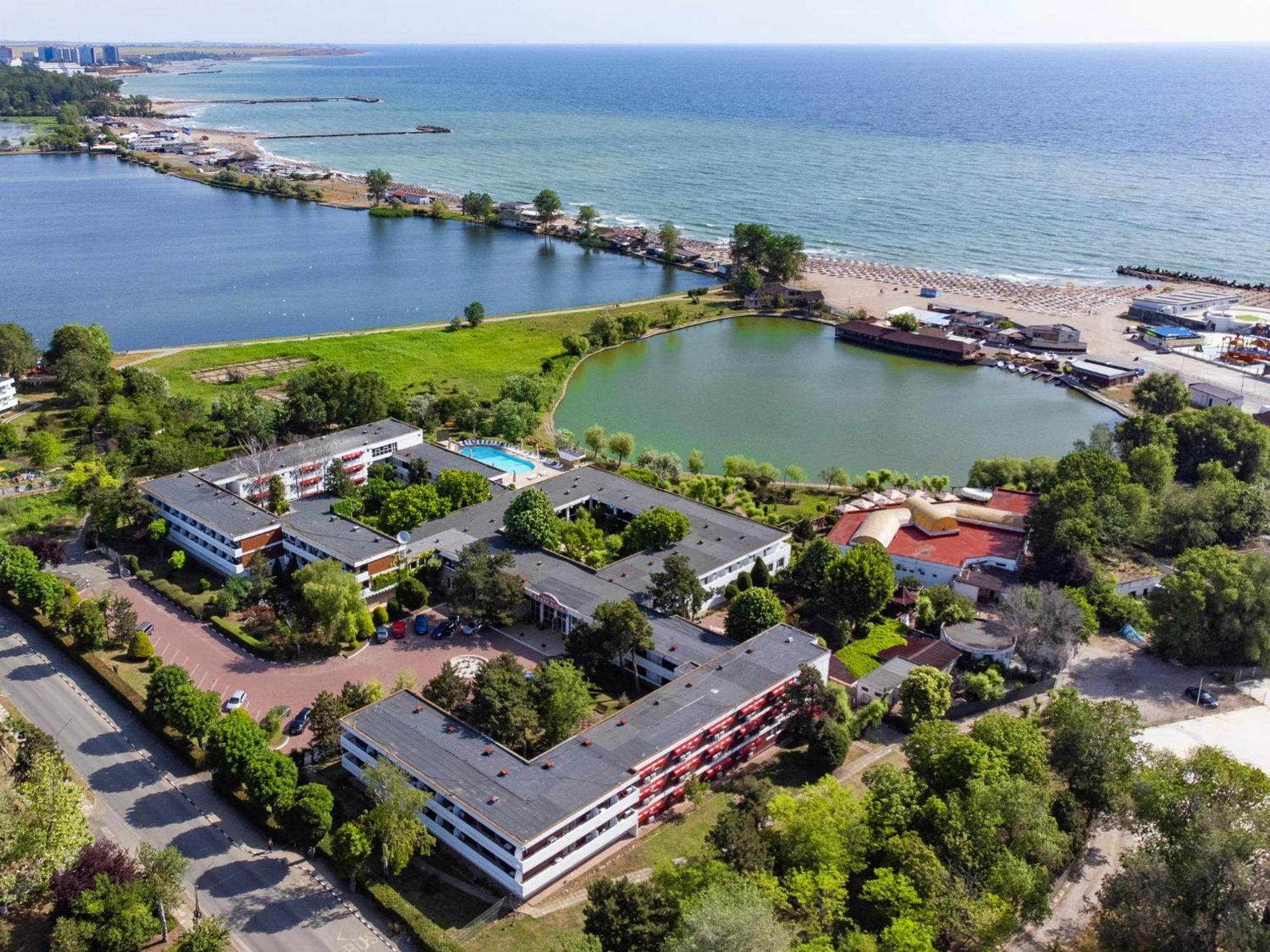 Complex Tismana 3* All Inclusive จูปิเตอร์ ภายนอก รูปภาพ